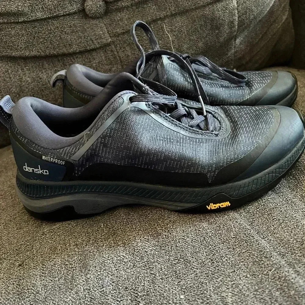 Dansko blue athletic shoe size 36 (5.5)